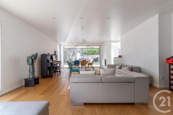 Maison à vendre  8 pièces - 204,01 m2 LA VARENNE ST HILAIRE - 94