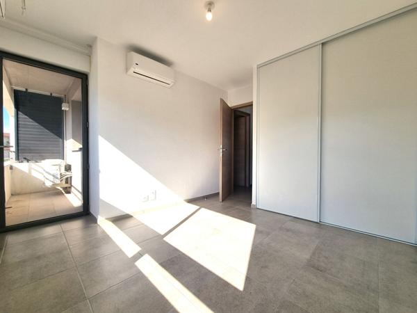 LOCATION : appartement 4 pièces (80 m²) à BORGO