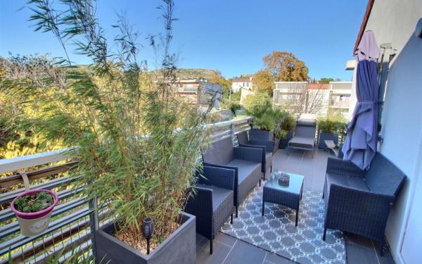 Appartement à vendre    3 pièces • 56,36 m2 Marseille 14