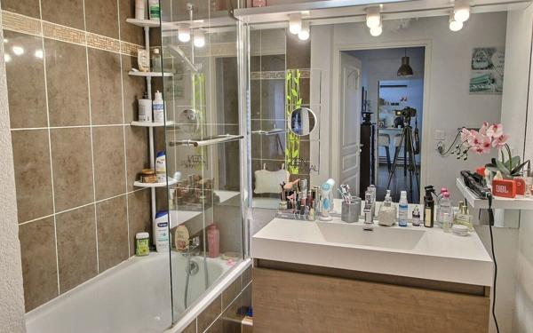 Appartement à vendre    3 pièces • 56,36 m2 Marseille 14