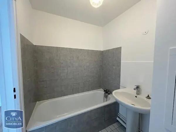 Appartement à louer 2 pièces 52m² Villeurbanne (69100)