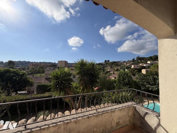 Vallauris maison de 140 m2 sur terrain de 1718 m2 en copropriété (570 m2 environ pour ce lot)