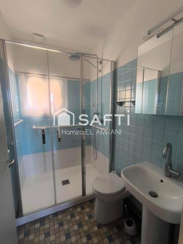 Jolie maison familiale, mitoyenne d'un côté avec un grand jardin