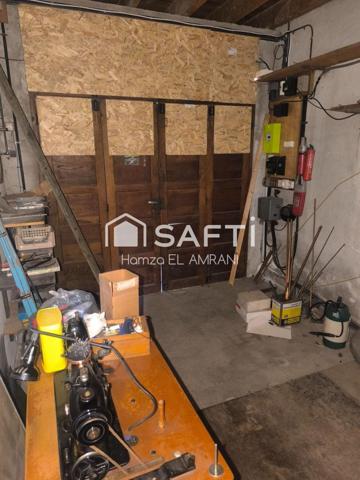 Jolie maison familiale, mitoyenne d'un côté avec un grand jardin