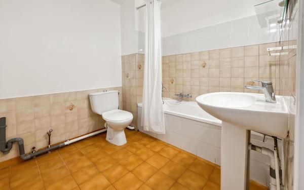 Appartement à vendre    1 pièce • 32,28 m2 Fréjus