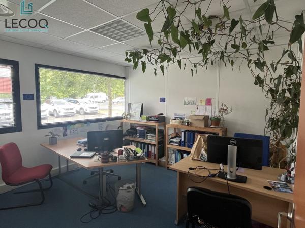 Plateau de Bureaux en RDC à LAVAL
