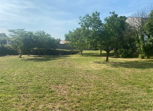 Terrain à vendre    Saint-Agnant