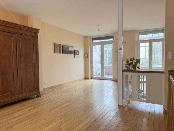 Maison 5 pièces avec garage et jardin