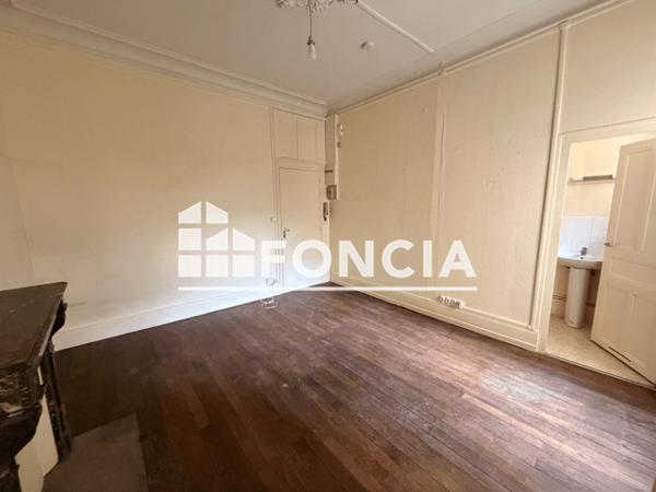 Location Studio 28.96 m² - 19 RUE CELESTIN PORT Angers 49000