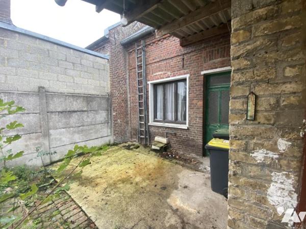 A VILLERS BRETONNEUX Maison Mitoyenne