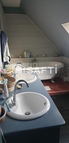 À 10mn de Lisieux, 40mn de Deauville, 2h de Paris.