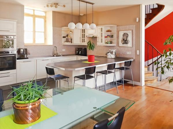 Maison à vendre à AUTUN avec studio et chambre PMR, cour, garage