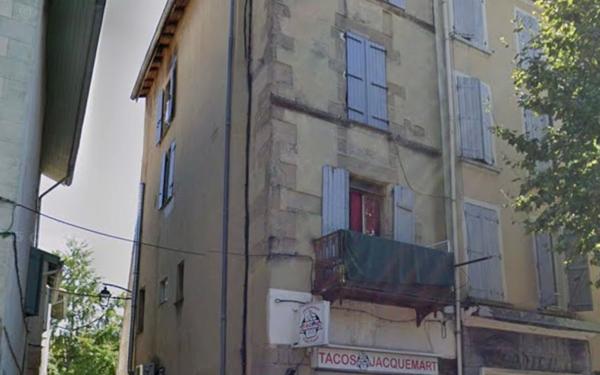 Immeuble à vendre    3 pièces • 142,60 m2 Romans-sur-Isère
