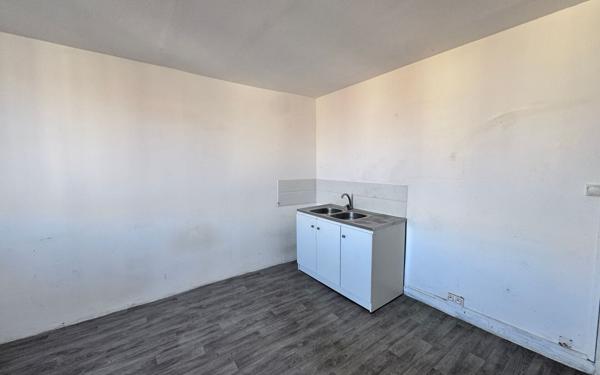 Immeuble à vendre    3 pièces • 142,60 m2 Romans-sur-Isère