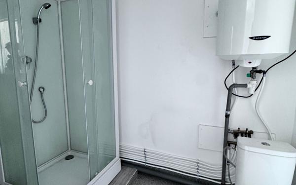 Immeuble à vendre    3 pièces • 142,60 m2 Romans-sur-Isère