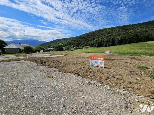 St Germain la Chambotte, terrain de 805m2 VIABILISE