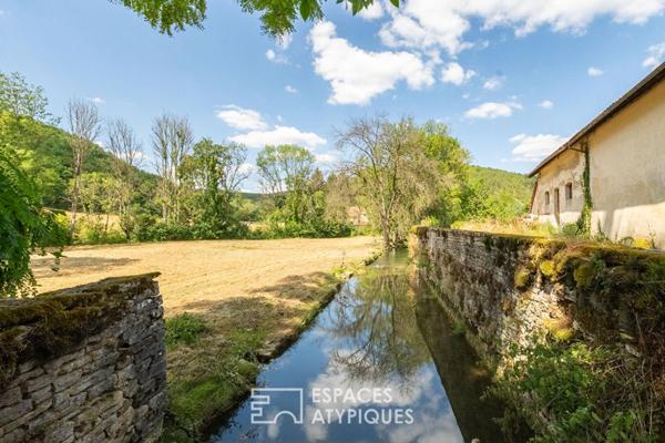 Un havre bucolique entre pierre, bois et rivière