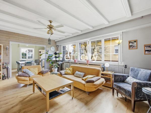 Maison
         6 pièces
        - 140 m² Exclusivité 399 000 € *