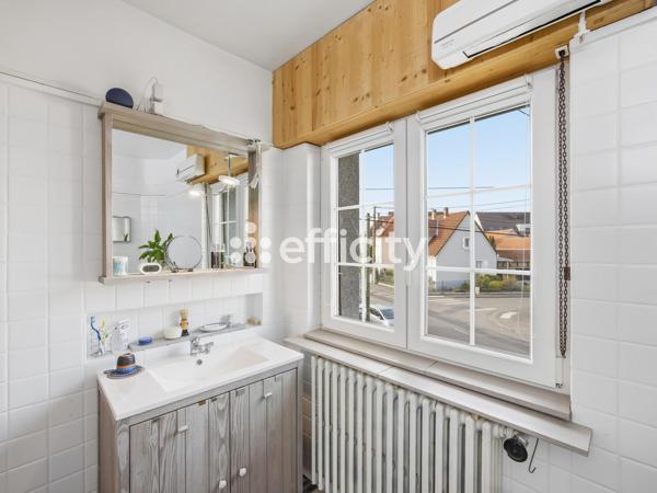 Maison
         6 pièces
        - 140 m² Exclusivité 399 000 € *