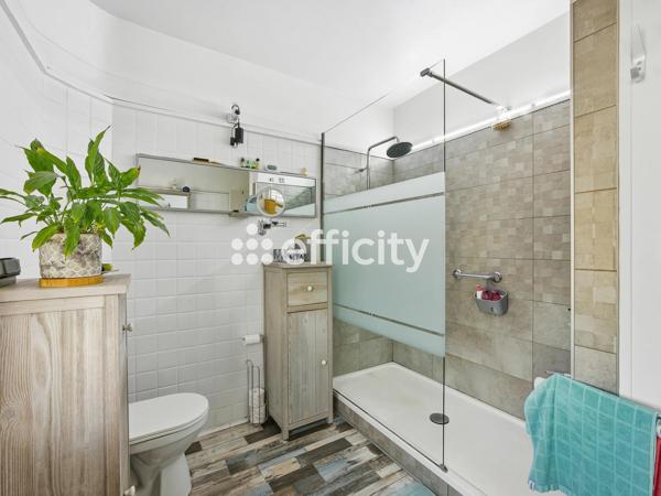 Maison
         6 pièces
        - 140 m² Exclusivité 399 000 € *