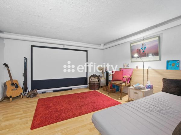 Maison
         6 pièces
        - 140 m² Exclusivité 399 000 € *