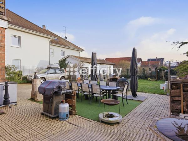 Maison
         6 pièces
        - 140 m² Exclusivité 399 000 € *
