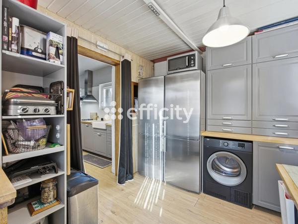 Maison
         6 pièces
        - 140 m² Exclusivité 399 000 € *