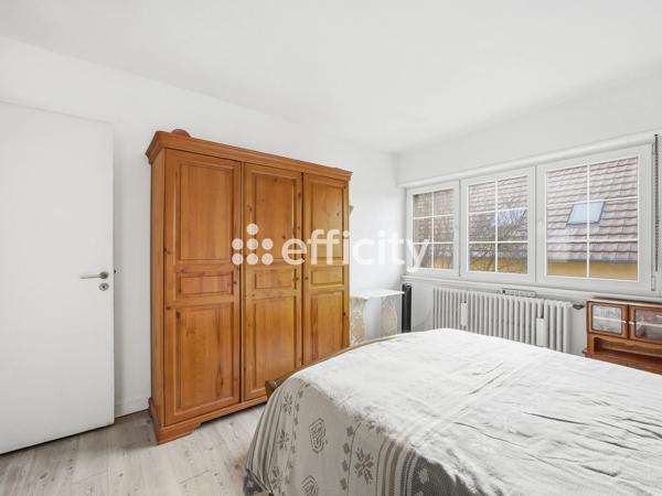 Maison
         6 pièces
        - 140 m² Exclusivité 399 000 € *
