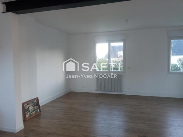 CHATEAUNEUF DU FAOU (29520) ; En zone résidentielle proche toutes commodités.