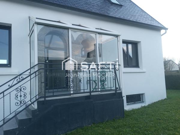 CHATEAUNEUF DU FAOU (29520) ; En zone résidentielle proche toutes commodités.