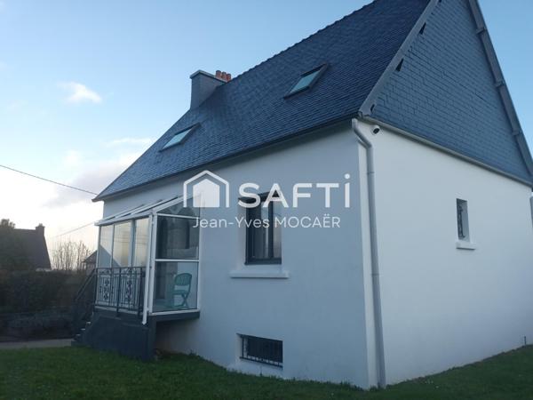 CHATEAUNEUF DU FAOU (29520) ; En zone résidentielle proche toutes commodités.