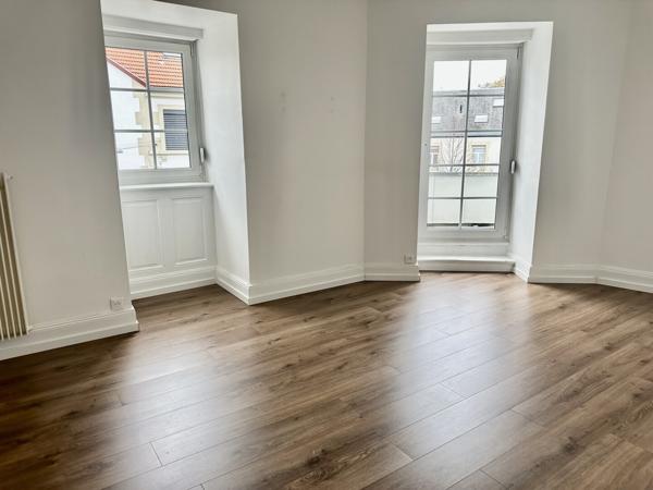 TRES BEL APPARTEMENT 141 M2--5P - RIEDISHEIM CENTRE