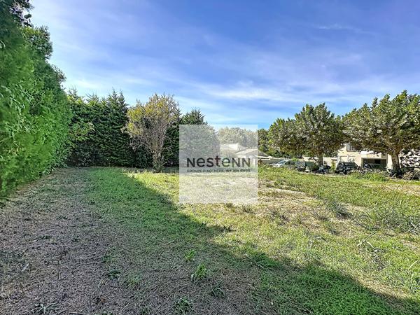 EYGUIERES ! TERRAIN À BÂTIR DE 853 M²