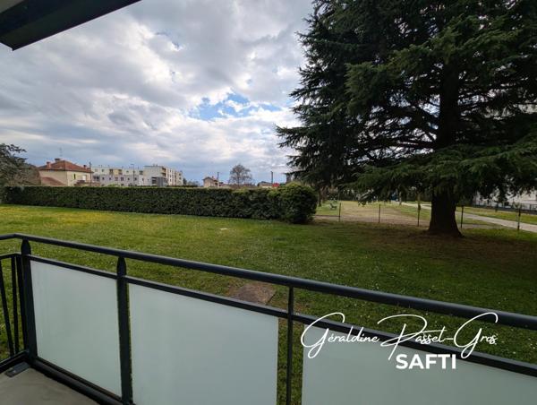 Appartement T4 avec balcons, cave et garage