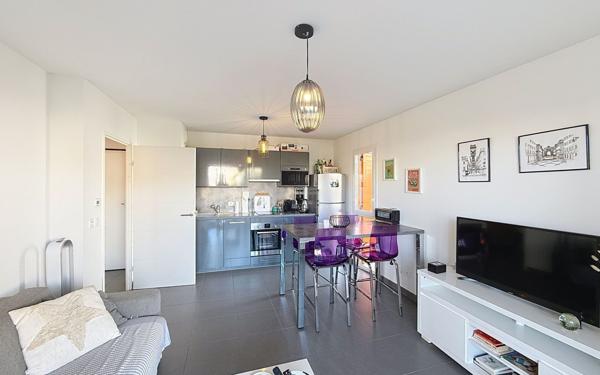 Appartement à vendre    2 pièces • 39,86 m2 Antibes