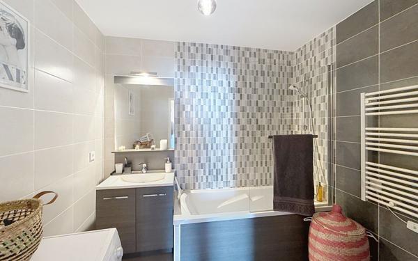 Appartement à vendre    2 pièces • 39,86 m2 Antibes