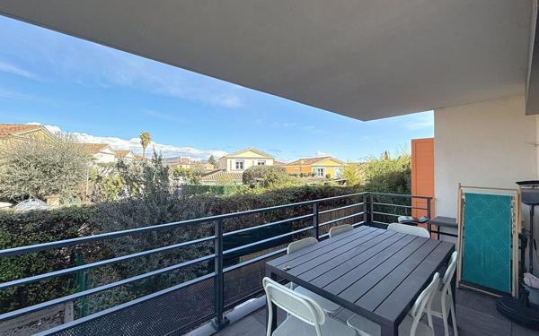 Appartement à vendre    2 pièces • 39,86 m2 Antibes
