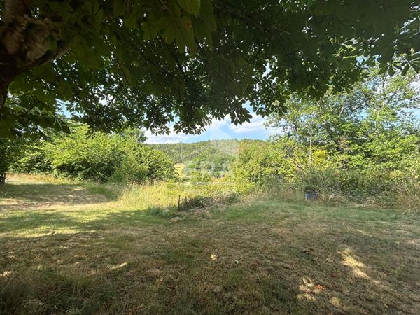 A vendre  à  Antonne Et Trigonant Maison en pierre à restaurer