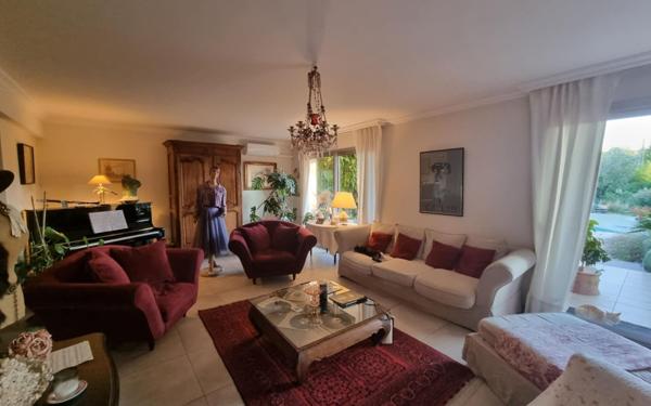 Maison à vendre    5 pièces •  Montfavet - Avignon