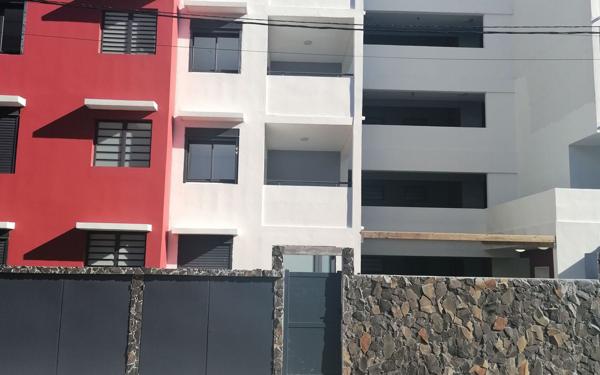 Appartement à vendre    4 pièces • 80 m2 Saint-Denis