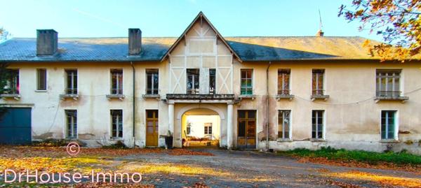 Château à vendre 12 pièces de 750 m²