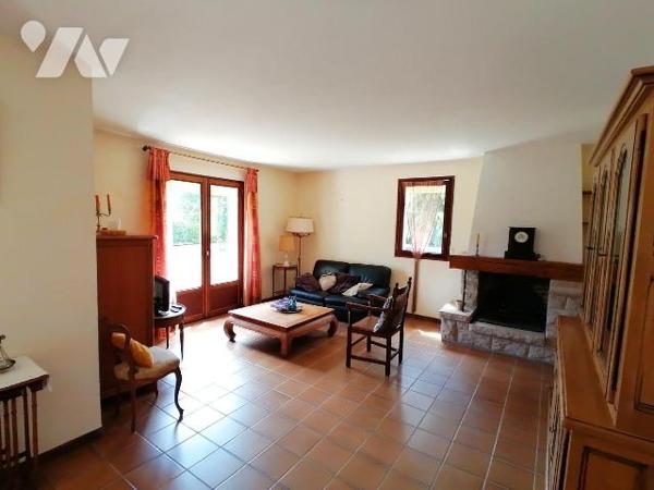 NOUVEAUTE TRENTE CINQ NOTAIRES !! Sur la commune d'Orgères, à 5 minutes du centre en voiture, b...