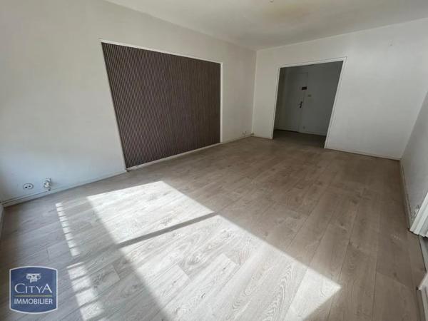 Appartement à louer 3 pièces 82.3m²