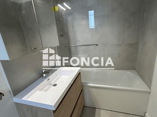 Location Appartement 3 pièces 54.77 m² - 2 RUE DE LA POSTE Villiers Le Bel 95400