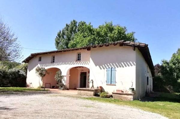 Authentique ferme rénovée avec jardin arboré et piscine à 35 min. de Toulouse et 20 min. de Montauban