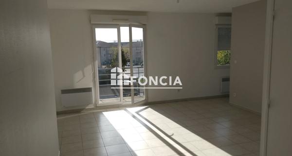 Location Appartement 2 pièces 53.2 m² - Guilherand-granges 07500