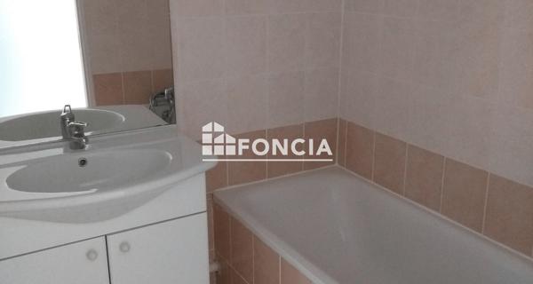 Location Appartement 2 pièces 53.2 m² - Guilherand-granges 07500