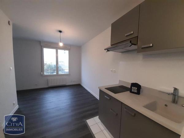 Appartement à louer 1 pièce 29.8m² Le Mans (72000)