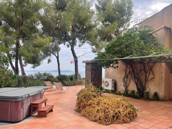 Carqueiranne (83320) MAISON SUPERBE VUE MER