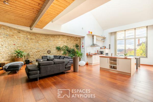 Appartement duplex chargé d’histoire, entre charme et volumes exceptionnels